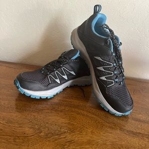 Columbia light hikers